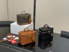 [Celine] バニティ 化粧ポーチ｜本日限定特価｜新品未使用