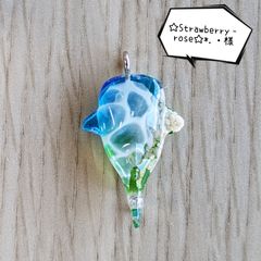 レジンの中に作られた“海の世界”にうっとり ダイバーや海洋生物