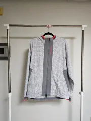 M ） UNDER ARMOUR(アンダーアーマー) フード ウインドブレーカー ブルゾン