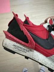 NIKE(ナイキ) UNDERCOVER(アンダーカバー) デイブレイク レッドのサムネイル