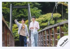 【中古】生写真(STARTO) Snow Man/ラウール・目黒蓮/横型・膝上/シングル「BREAKOUT / 君は僕のもの」MV＆ジャケ写オフショット/公式生写真