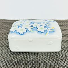 【波佐見焼】蓋付き小物入れ　桜