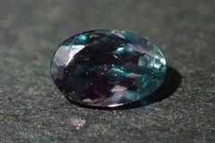 天然アレキサンドライト0.130ct 約2×3mm ソーティング付き！