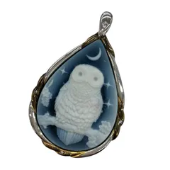 KM-84 【マティアス・ポストラー作】天然青瑪瑙カメオルース KM-84 【マティアス・ポストラー作】天然青瑪瑙カメオルース KM-84