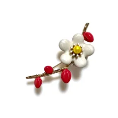 梅の花ブローチ