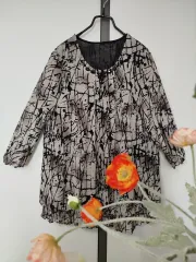 パターン タイダイ染め 伸縮性 クール メッシュ生地 黒 ビーズ エレガントなネックライン ダブル ブラウス