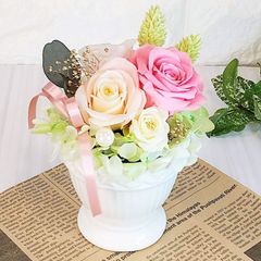 メルカリShops - 特選仏花 お供え花 花瓶付き 一対 胡蝶蘭 