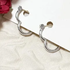 18金　日本製　刻印有り　ハートピアス　18 K つけっぱなし　カラーシルバー