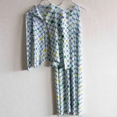 2025年最新】pleats please セットアップの人気アイテム - メルカリ 