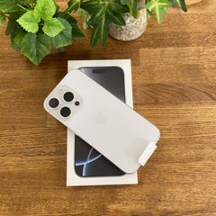 新品、未使用 iPhone 16Pro 256GB ホワイトチタニウム