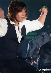 【中古】生写真(ジャニーズ) Kis-My-Ft2/千賀健永/ライブフォト・膝上・ベスト黒・シャツ白・両手広げ・枠無し/ジャニーズJr.の大冒険!07/公式生写真