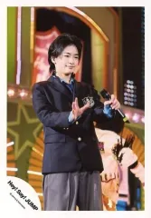 【中古】生写真(ジャニーズ) Hey! Say! JUMP/知念侑李/ライブフォト・膝上・制服・衣装黒青グレー・右手パー・左手マイク・体右向き/公式生写真