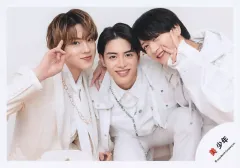 【中古】生写真(STARTO) 美 少年/佐藤龍我・藤井直樹・金指一世/横型・上半身/プロフィール写真撮影オフショット2024/公式生写真