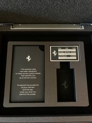 新品未使用　フェラーリ　ローマスパイダー　キーケース
