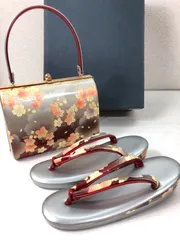【美品】草履 バッグ セット ／ Zori Sandals & Handbag Set 赤×桜花柄 フォーマル 小さめサイズ 成人式・結婚式・卒園式に◎ 和装小物