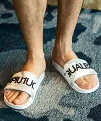 2025年最新】1piu1uguale サンダルの人気アイテム - メルカリ 