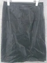 ◇ TRUSSARDI トラサルディ フェイクレザー 膝丈 タイト スカート 40 ブラック *  【1002799513340】のサムネイル