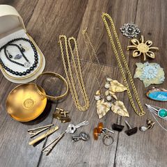 遺品整理、アクセサリー、金杯などまとめ ④遺品整理 金杯 メッキアクセサリー アクセサリーおまとめ ネックレス