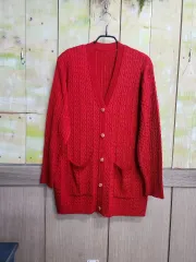 レッドカーディガン