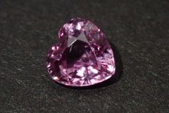天然ピンクサファイア 0.291ct 約4×3mm ソーティング付き！
