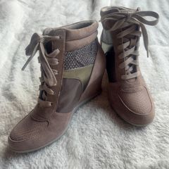 Clarks クラークス ブーティ サイズ5 レディース インヒール　美品　希少　スニーカー　ブーツ　スニーカー風　24 24cmパイソン