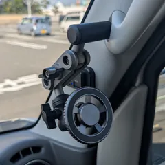 【スマホホルダー】アシストグリップのネジ穴に固定して使える車載マグネットスマホホルダーアーム（エブリイ・ランドクルーザー・プラド・パジェロ・自動車・マグセーフ・カスタム・）
