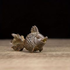 オブジェ 置物 金魚 サカナ ミニサイズ 金属 オーナメント インテリア 可愛い インテリア雑貨 室内 寝室 玄関 リビング ダイニング 庭 プレ