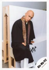 【中古】生写真(ジャニーズ) Kis-My-Ft2/千賀健永/膝上・座り・衣装黒白・右手足の間/「舞祭組の、わっ!」PV＆ジャケ写撮影オフショット/公式生写真