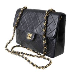 CHANEL シャネル ミニマトラッセ17 ショルダーバッグラムスキン - メルカリ