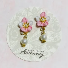 ハンドメイド　つまみ細工•桜〈2色〉&コットンパールのピアス/イヤリング