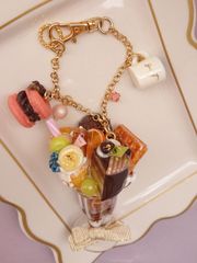 もりもりケーキパフェとマカロンとコーヒーのバッグチャーム