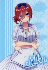 【中古】キャラカード [単品] 中野三玖(ノーマル/腰エプロン) オリジナルカード 「映画 五等分の花嫁 チョコクランチ コレクトボックス」 同梱品 ローソン限定