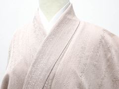 【一輝堂】リサイクル着物 色無地 一つ紋 地紋入り しつけ付 正絹 身丈約155.5cm 裄丈約62.5cm 25z07-3848