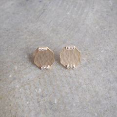 Ouca（ウーサ）ピアス／ヴィンテージテイストを纏うピアス/オクタゴン