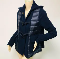 MONCLER★モンクレール・MAGLONE レディース ブランドアイコンワッペン付き ウール切替 2ポケット トグル スナップボタン比翼仕立て ダウンニット(M) ニット 秋冬物 ブランド アウター ジャケット カジュアル