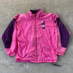 90's UMBRO nylon track jacket. 古着　ナイロントラックジャケット　ピンク　古着　サッカー　アンブロ