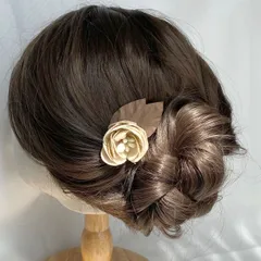 ベージュブラウン❤︎ 布花ヘアクリップ　一点物　髪飾り　七五三　3歳　7歳　夏祭り　浴衣　着物　袴　和装　卒園式　卒業式　入園式　入学式　成人式　お呼ばれ　結婚式　北欧風　ナチュラル　小ぶり　シンプル　ボブ　ショート