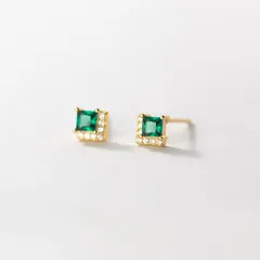 016g【エメラルド】ピアス　シルバー925　つけっぱなし　18金コートゴールド　四角形　スクエア型　定番　グリーン　ドレス