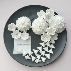 つまみ細工の髪飾り　白　白無垢　結婚式　婚礼　花嫁　成人式　卒業式　七五三【No.29】