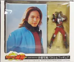 【中古】フィギュア 城戸真司(須賀貴匡)＆仮面ライダー龍騎「仮面ライダー龍騎」俳優写真パネル＆フィギュア