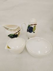 Noritake テーブルウェアセット 白磁 塩胡椒入れ クリーマー シュガーポット ロイヤルオーチャード 果物柄 ノリタケ 食器 雑貨