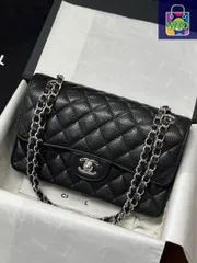 CHANELシャネルマトラッセ25 Wチェーンショルダーバッグ｜本日限定特価｜新品未使用