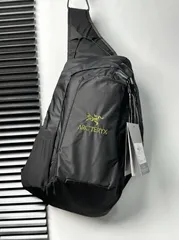 ARC'TERYX QUIVER ボディーバッグ テック系 ゴープコア 廃盤 ARC'TERYX - ARC'TERYX QUIVER ボディーバッグ テック系