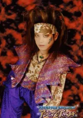 【中古】生写真(男性) INO HEAD PARK/SUSSY/膝上・衣装紫・ベージュ・左向き・口閉じ・背景赤/INO HEAD PARK TOUR 2007-2008 アラビアン TONIGHT