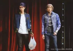 【中古】生写真(男性) 中村太郎(兵頭十座)・水江建太(摂津万里)/ライブフォト・横型・膝上・キャラクターショット/「MANKAI STAGE『A3!』～Four Seasons LIVE 2020～」ランダムブロマイド AUTUMN 2020ステージショット