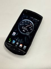 au TORQUE G01 ブラック KYY24 トルク 白ロム 黒