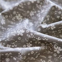 野花柄　綿プリント　グレー地に草花柄　Ｗ110ｘ50ｃｍ　抗菌・消臭加工　生地