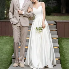 【新品 未使用】2026新作 二次会 花嫁 白 ワンピース ウエディングドレスマキシ丈 結婚式 ドレス サテン シンプル キャミソールタイプ パールストラップ エレガント 前撮り 披露宴 ロング丈