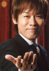 【中古】生写真(男性) 森崎博之/バストアップ・衣装黒・右手パー・背景赤/ThankCUE FAN MEETING 2010