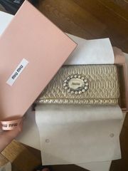 箱あり❤️miumiu ゴールド 長財布❤️ ナッパクリスタル❤️ - メルカリ